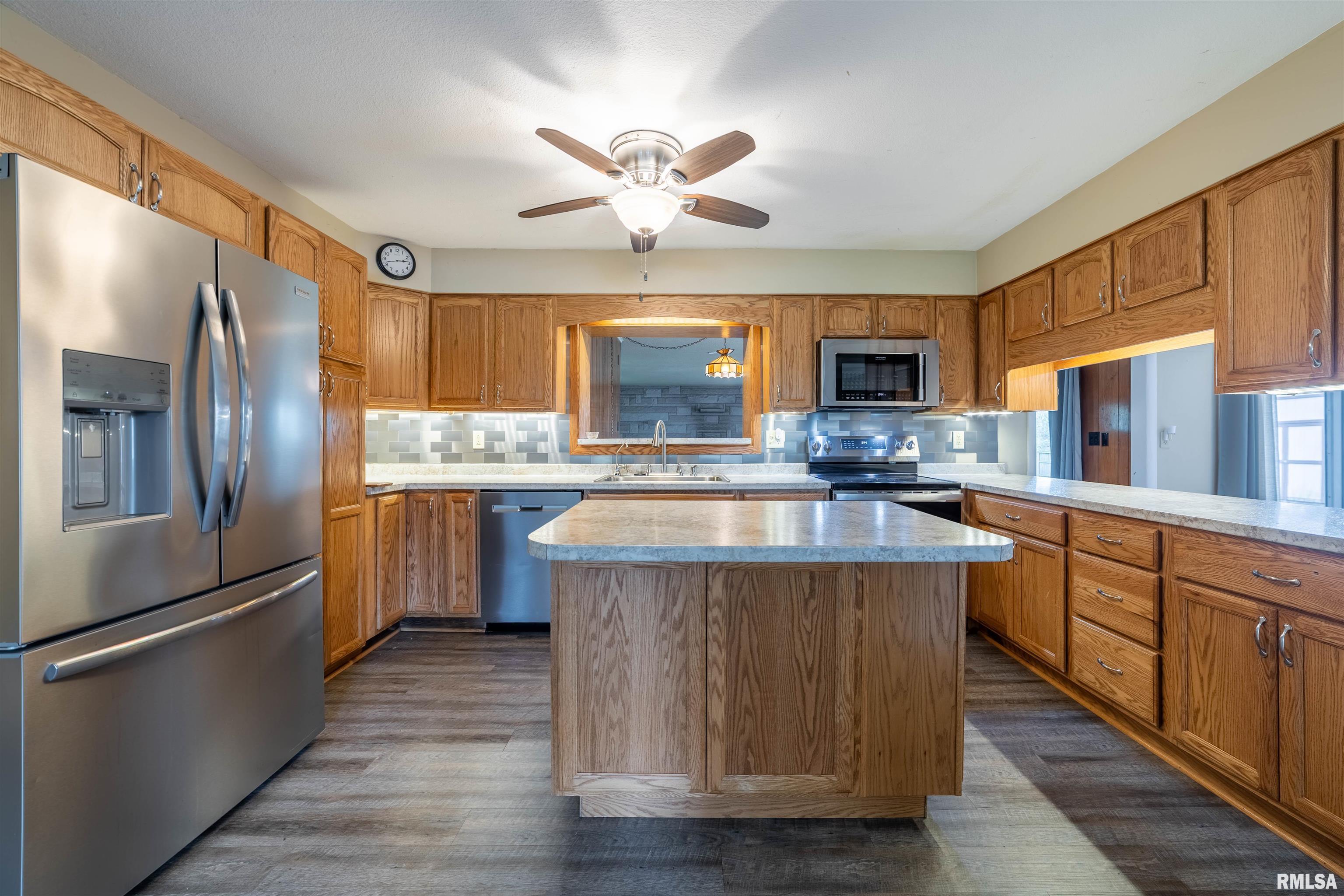 825 South 24th Street Quincy, IL 62301 - Photo 5 of 34