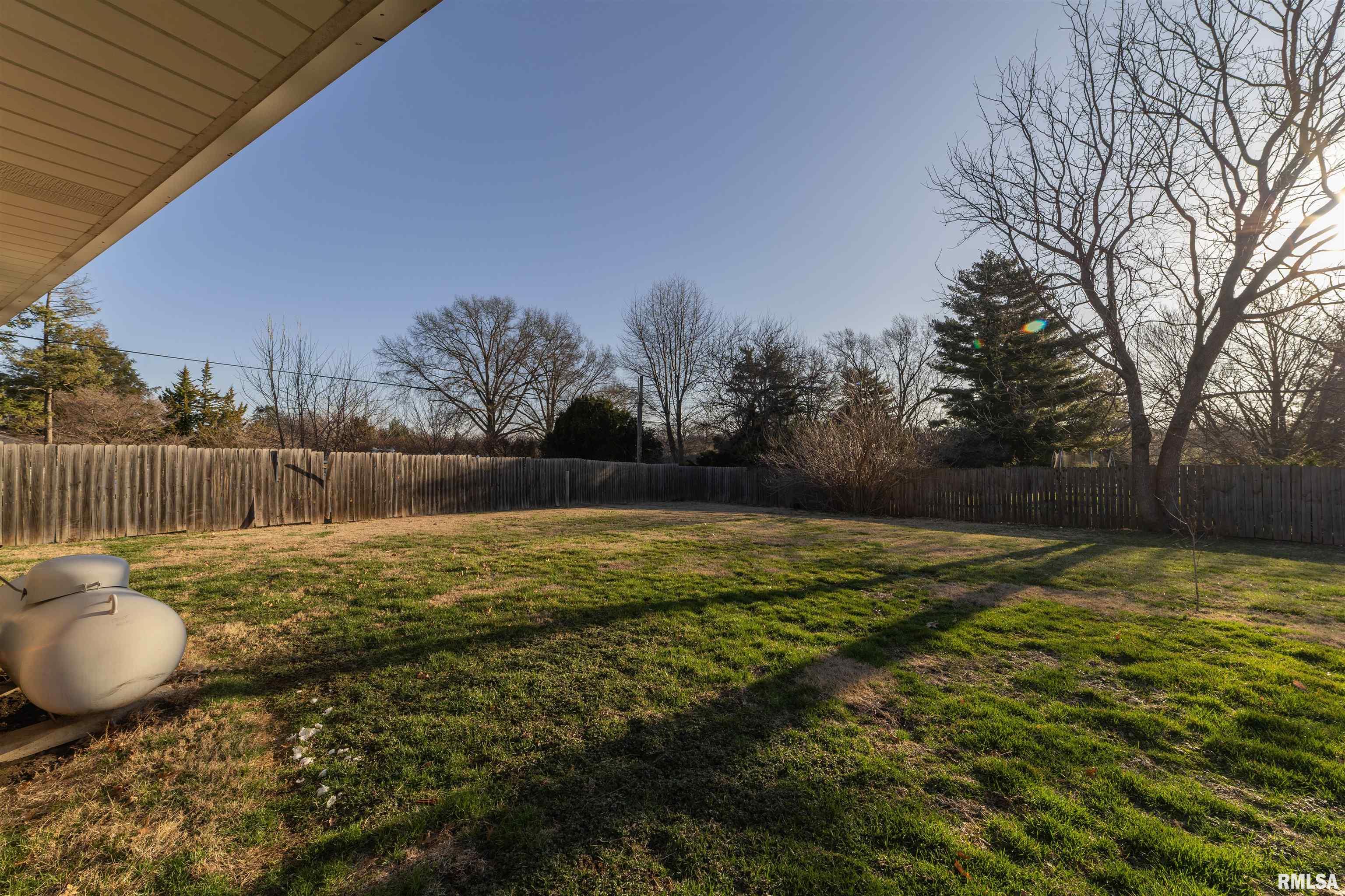 825 South 24th Street Quincy, IL 62301 - Photo 5 of 16