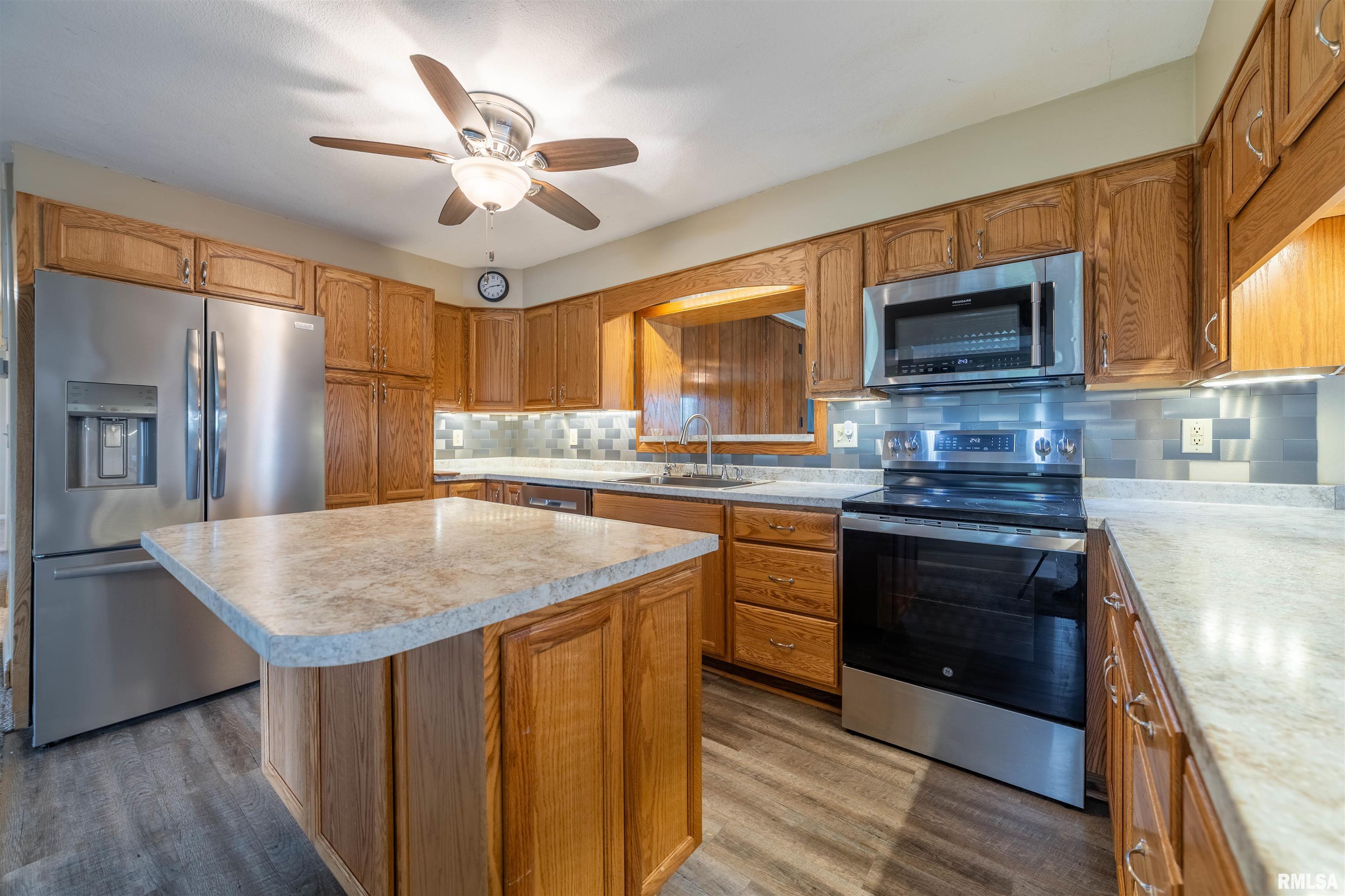 825 South 24th Street Quincy, IL 62301 - Photo 6 of 34