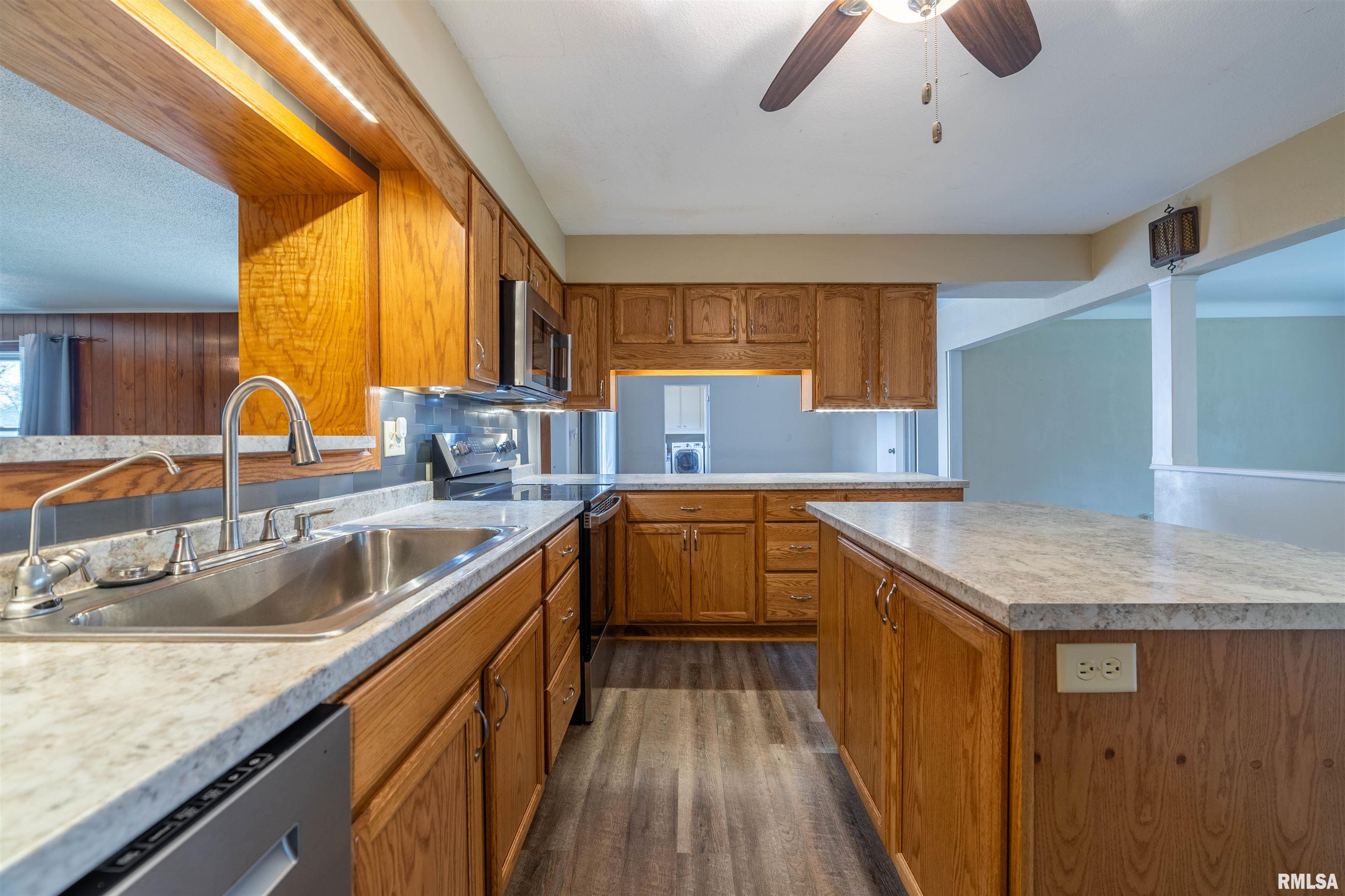 825 South 24th Street Quincy, IL 62301 - Photo 8 of 34