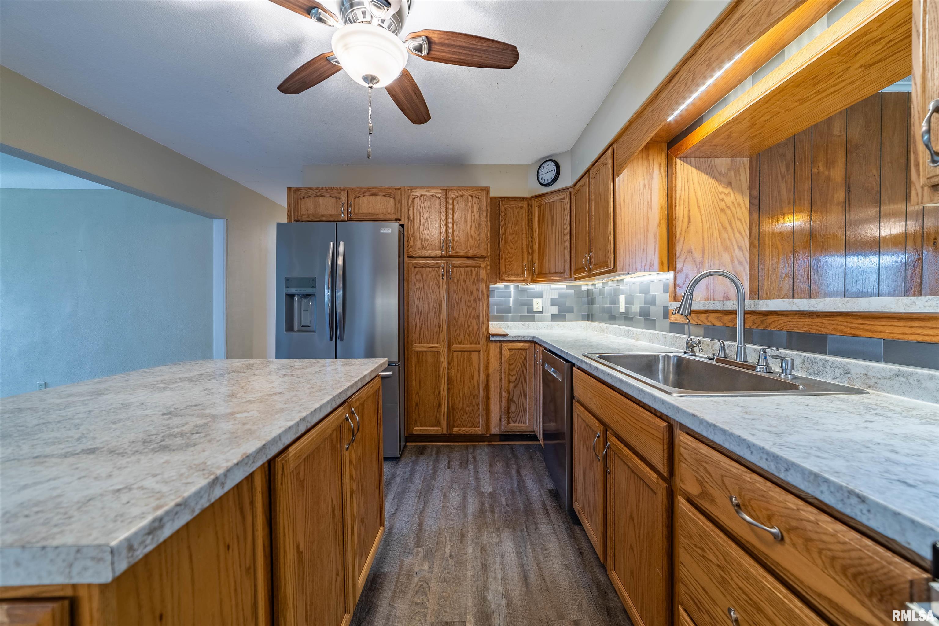 825 South 24th Street Quincy, IL 62301 - Photo 9 of 34