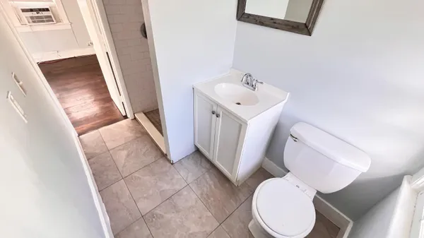 $1,400 | 713 North Federal Highway, Unit 4, Lake Worth Beach, FL 33460