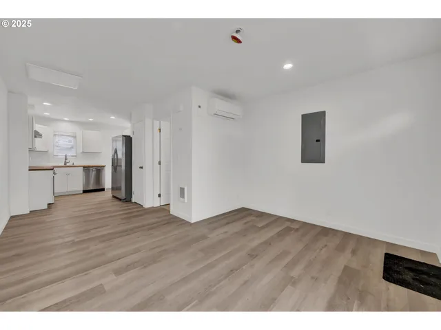 $999,000 | 4070 Barger Drive, Eugene, OR 97402