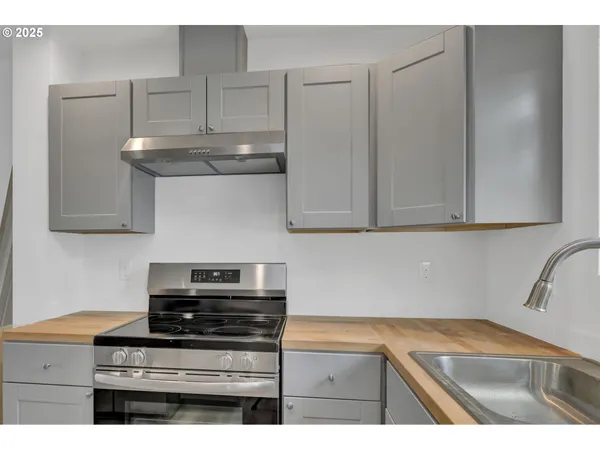 $999,000 | 4070 Barger Drive, Eugene, OR 97402