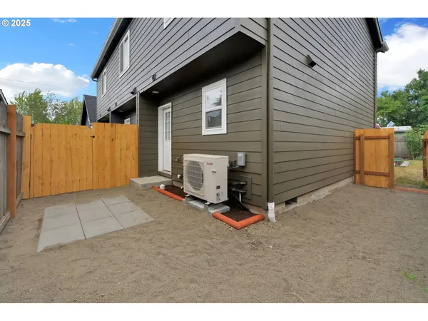 $999,000 | 4070 Barger Drive, Eugene, OR 97402