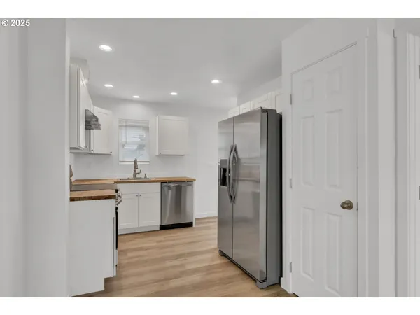 $999,000 | 4070 Barger Drive, Eugene, OR 97402