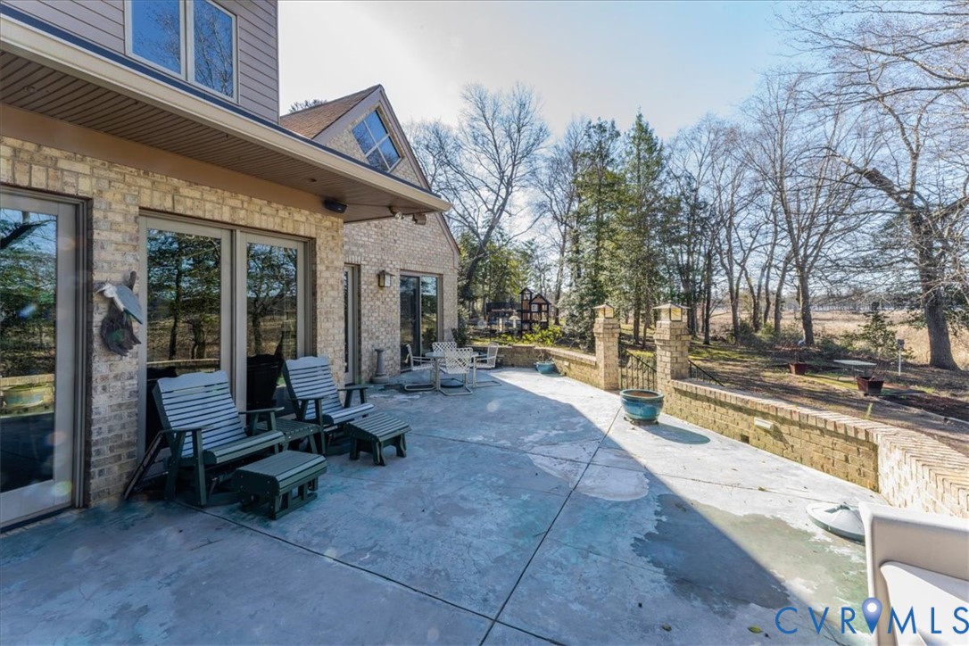 276 Colony Trail Lanexa, VA 23089 - Photo 36 of 39 a view of a building with sitting area