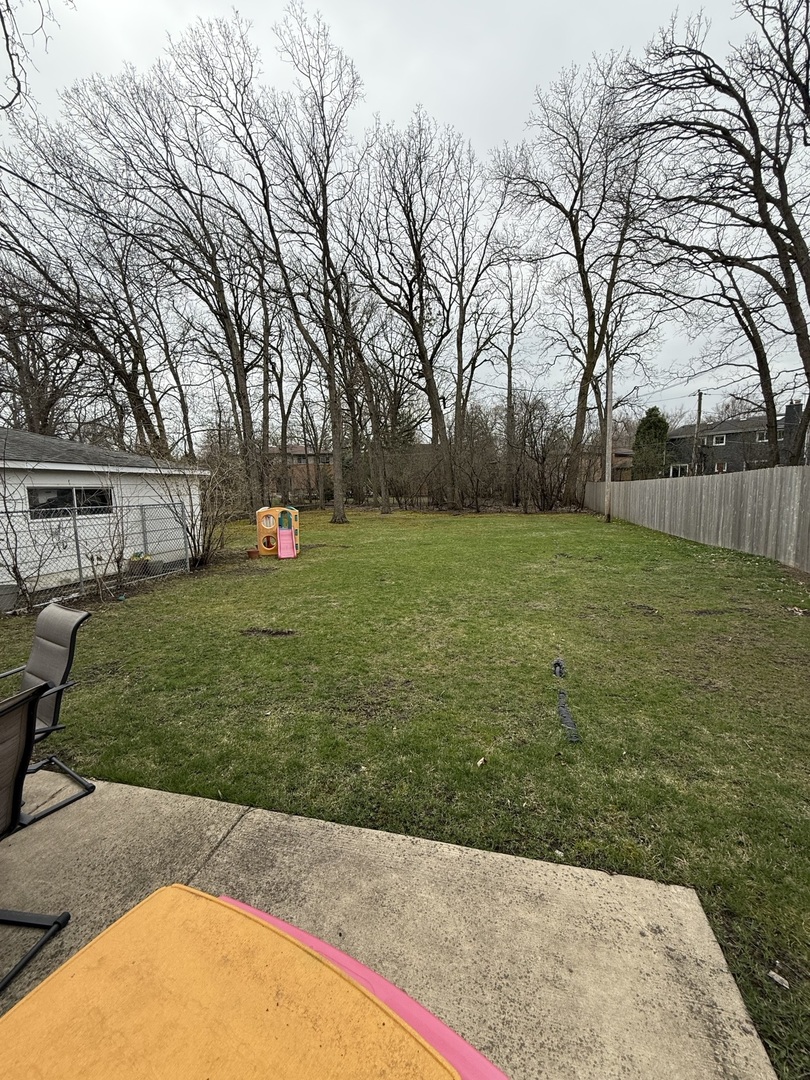 1690 Edgewood Road Highland Park, IL 60035 - Photo 3 of 3 a view of a backyard with green space