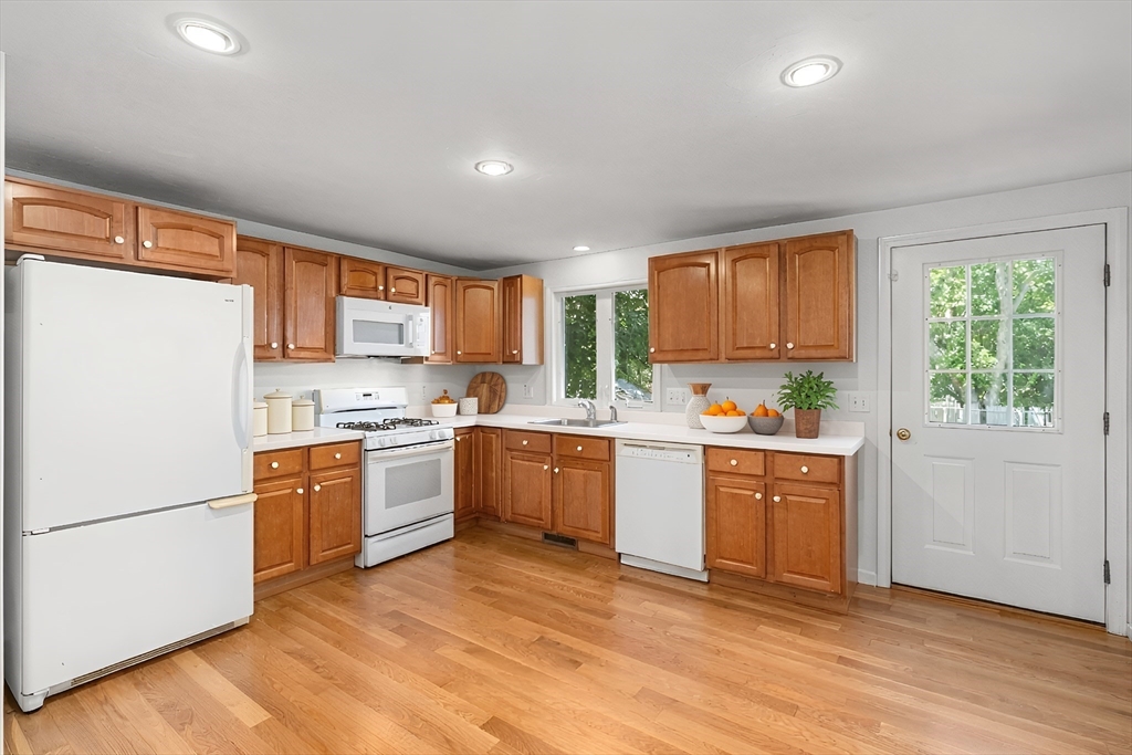 11 Brackett Road, Unit A Framingham, MA 01702 - Photo 8 of 25 Gallery Image 8