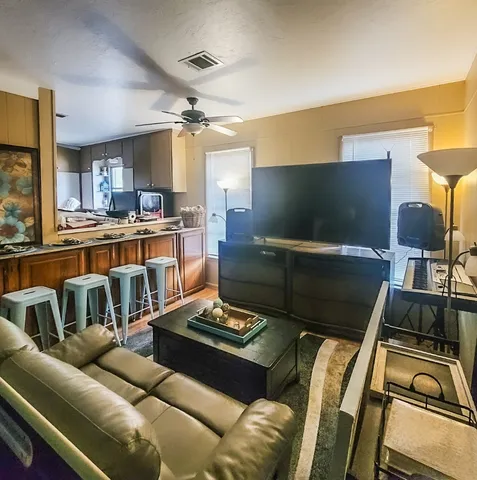 $295,000 | 1404 Fannin Street, Columbus, TX 78934