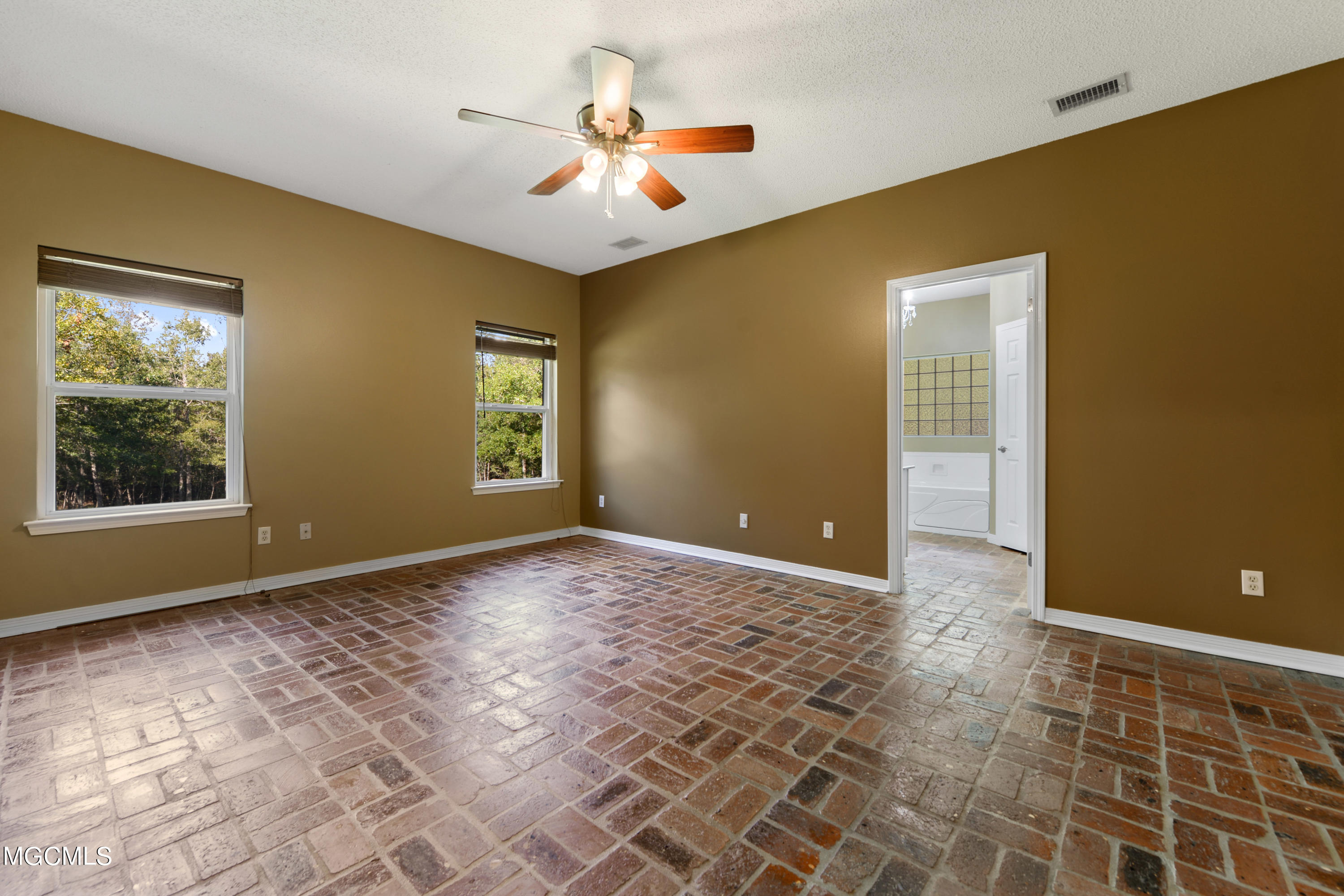 5711 Dead River Road Gautier, MS 39553 - Photo 13 of 27 014