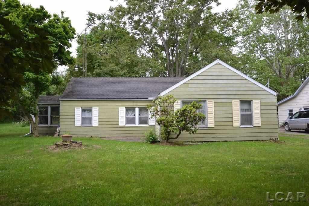 1191 West Carleton Road Adrian, MI 49221 - Photo 2 of 13 50076650-1.JPG