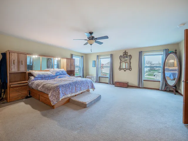 $319,900 | 1206 Kennedy Drive, Kirkland, IL 60146