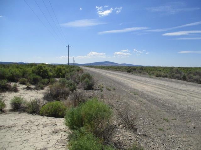 1000 Off S Oil Dri (apn: 3074) Road Chiloquin, OR 97624 - Photo 2 of 10 Power on the N side of the parcel