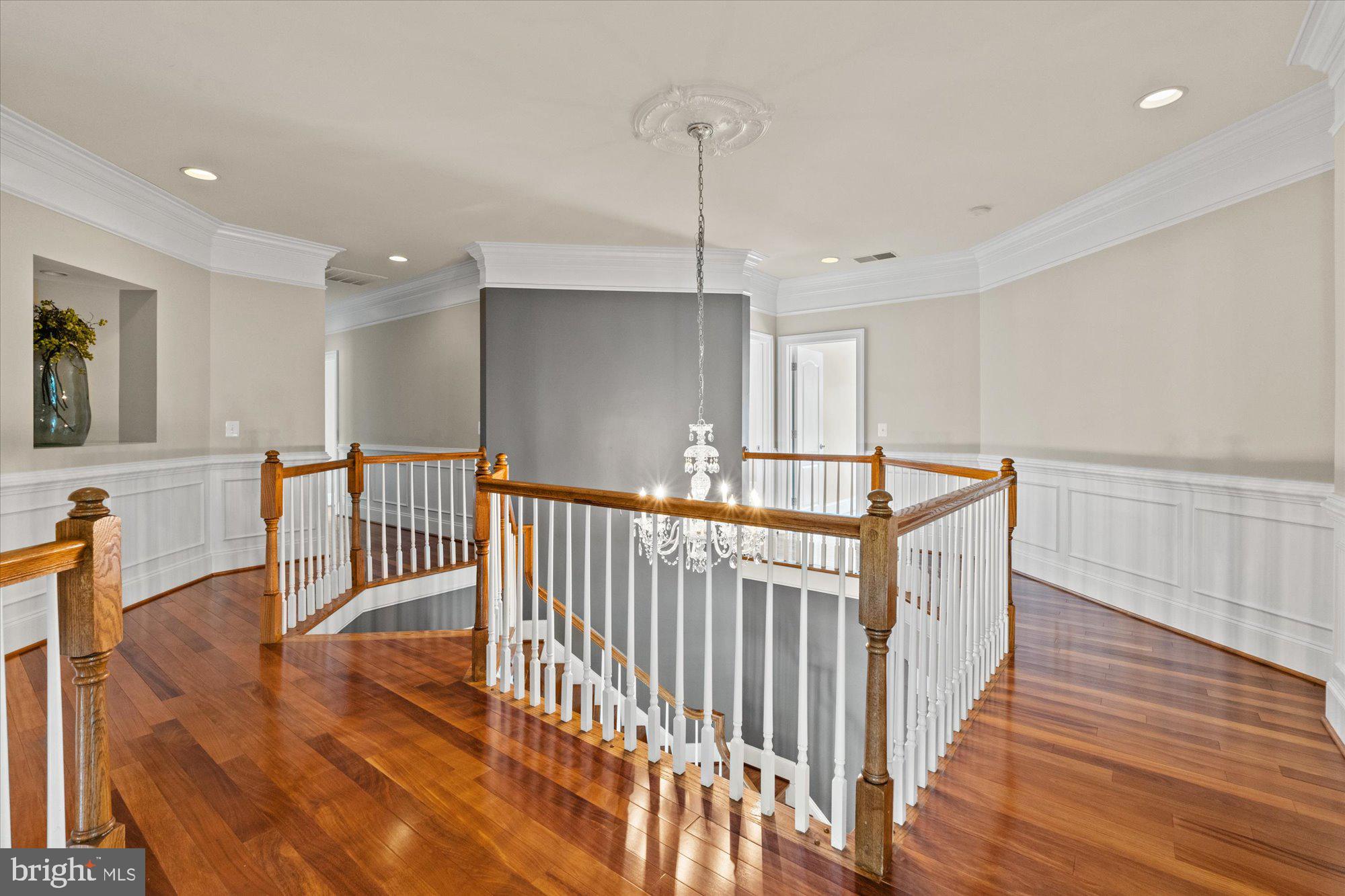 9300 Castle Hill Road Springfield, VA 22153 - Photo 28 of 60 Entrance from Stairway