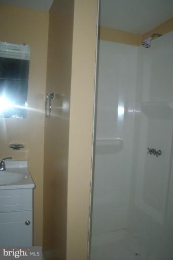 5704 Maplehill Road Baltimore, MD 21239 - Photo 14 of 17 Bath