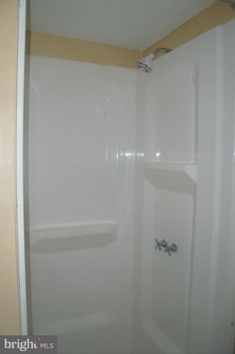 5704 Maplehill Road Baltimore, MD 21239 - Photo 15 of 17 Bath