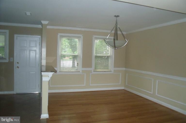 5704 Maplehill Road Baltimore, MD 21239 - Photo 3 of 17 Dining Room