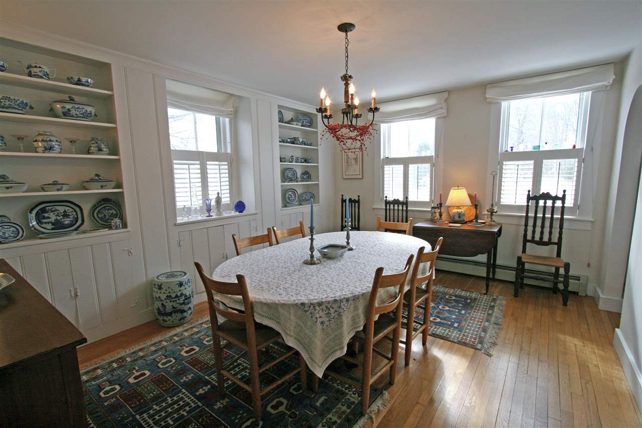 114 Boston Post Road Amherst, NH 03031 - Photo 2 of 40