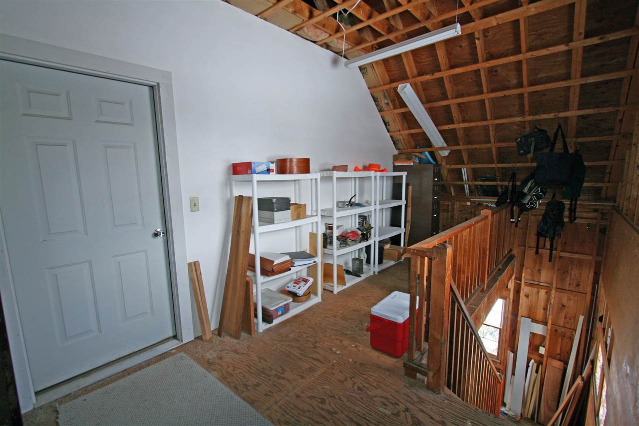114 Boston Post Road Amherst, NH 03031 - Photo 29 of 40