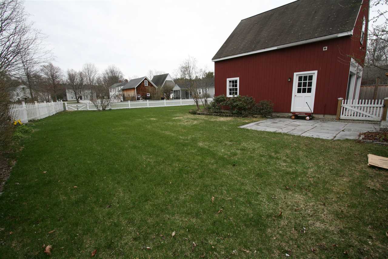 114 Boston Post Road Amherst, NH 03031 - Photo 32 of 40