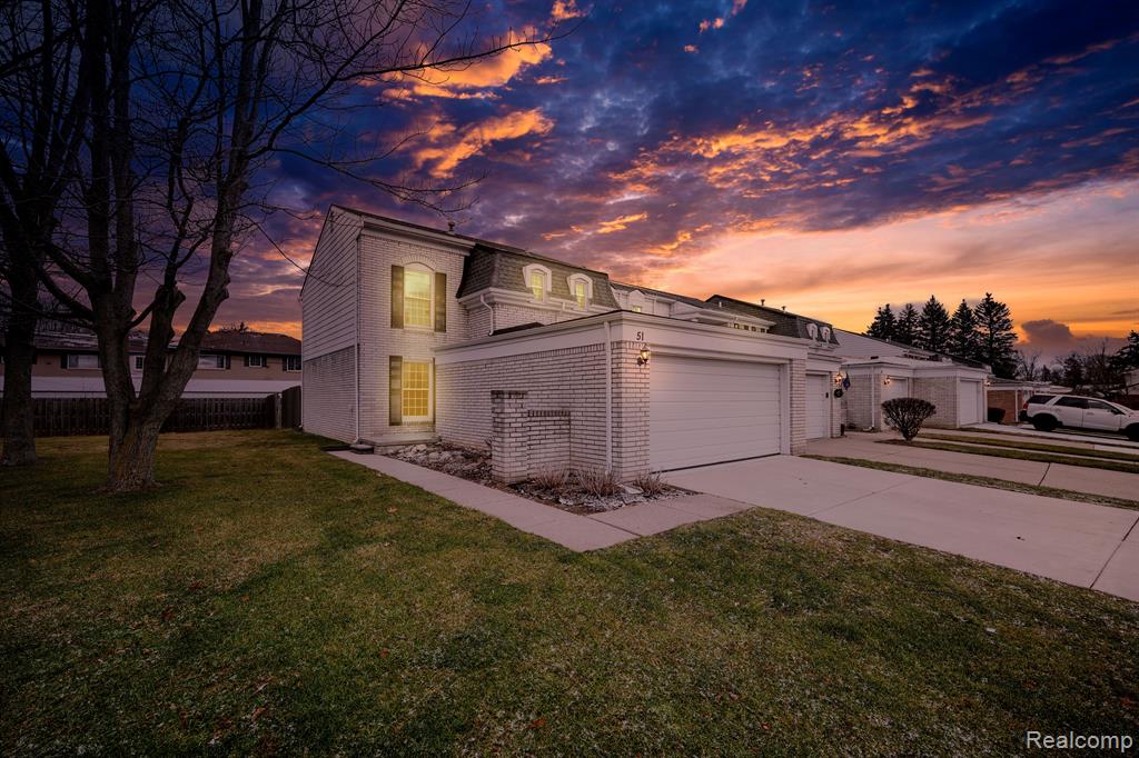 51 Manor Way Rochester Hills, MI 48309 - Photo 1 of 25