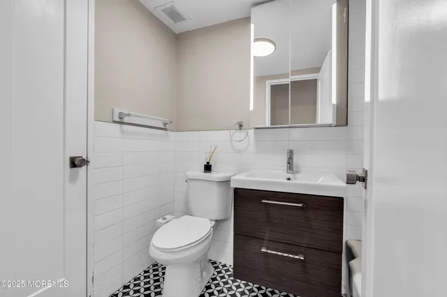 $2,700 | 321 Sunset Avenue, Unit 3H, Asbury Park, NJ 07712