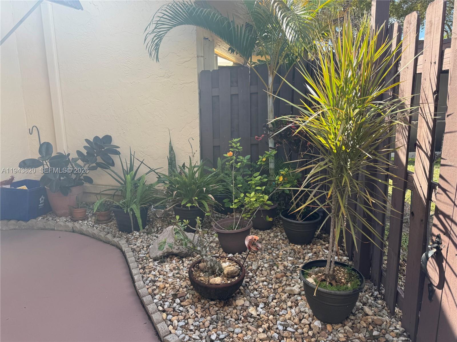 121 Gate Road, Unit 264 Hollywood, FL 33024 - Photo 3 of 32 Gallery Image 3