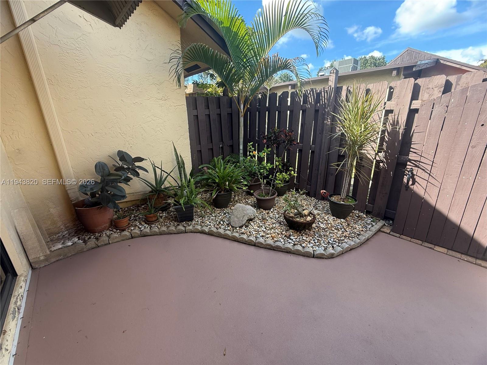 121 Gate Road, Unit 264 Hollywood, FL 33024 - Photo 4 of 32 Gallery Image 4