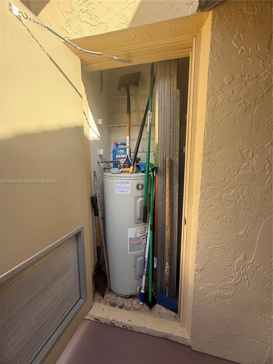 121 Gate Road, Unit 264 Hollywood, FL 33024 - Photo 5 of 32 Gallery Image 5
