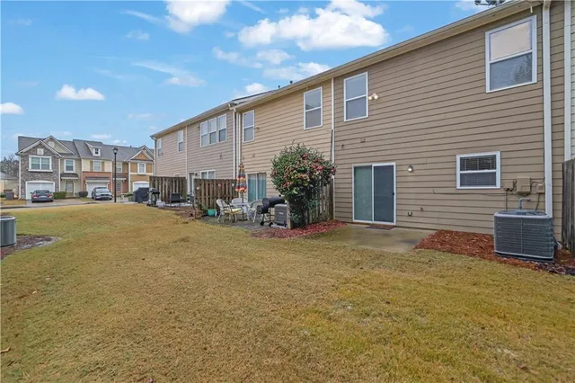 a house view with a outdoor space
