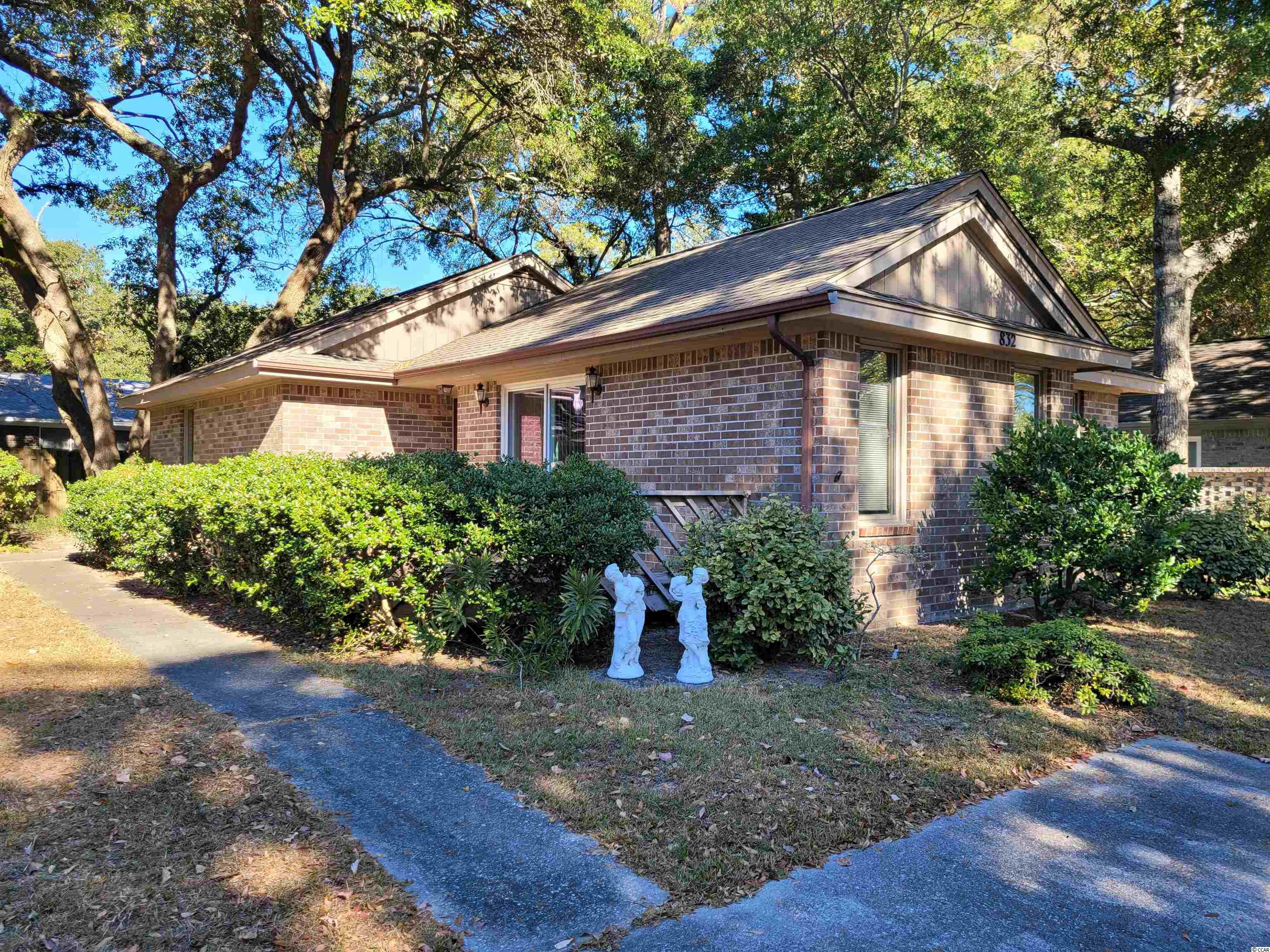832 Kittiwake Lane Murrells Inlet, SC 29576 - Photo 2 of 11