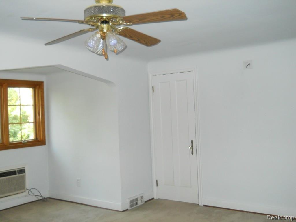 750 Westchester Road Grosse Pointe, MI 48230 - Photo 18 of 25 DSCN4513.jpg