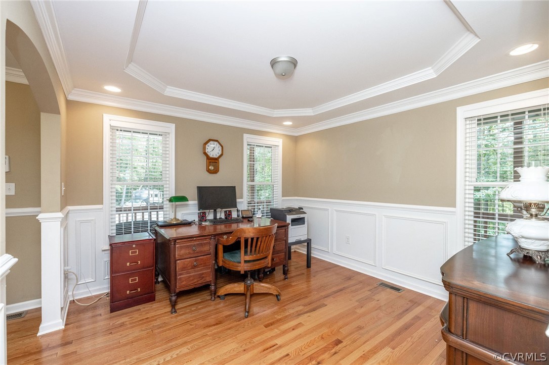 4952 Shannon Road Kents Store, VA 23084 - Photo 10 of 40 a workspace with furniture window and wooden floor