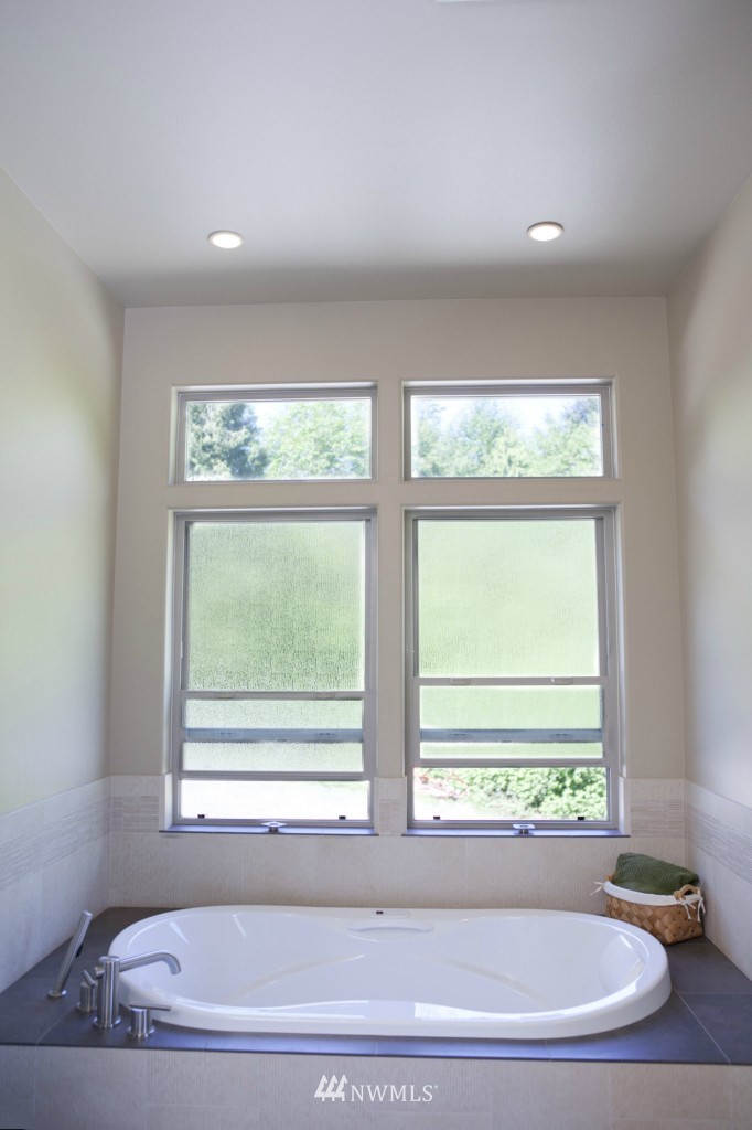 704 East Smith Road Bellingham, WA 98226 - Photo 14 of 25 Gallery Image 14