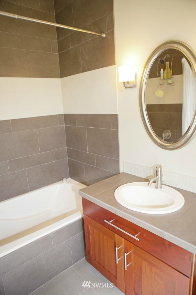 704 East Smith Road Bellingham, WA 98226 - Photo 15 of 25 Gallery Image 15