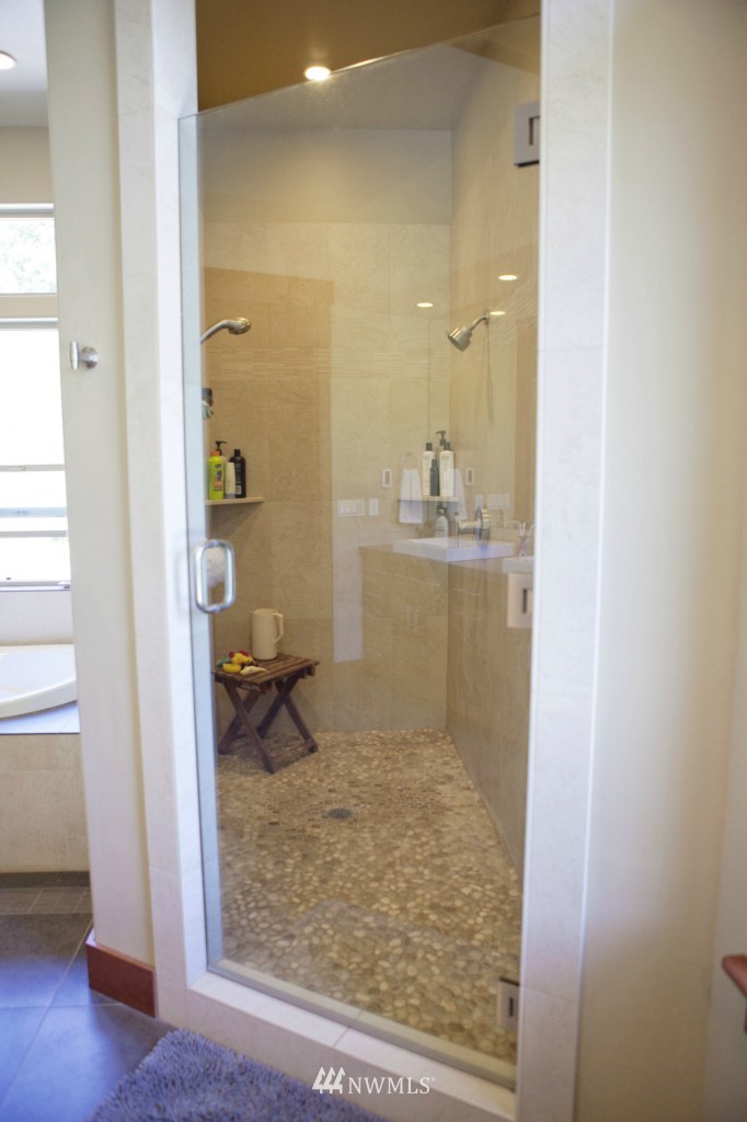 704 East Smith Road Bellingham, WA 98226 - Photo 17 of 25 Gallery Image 17