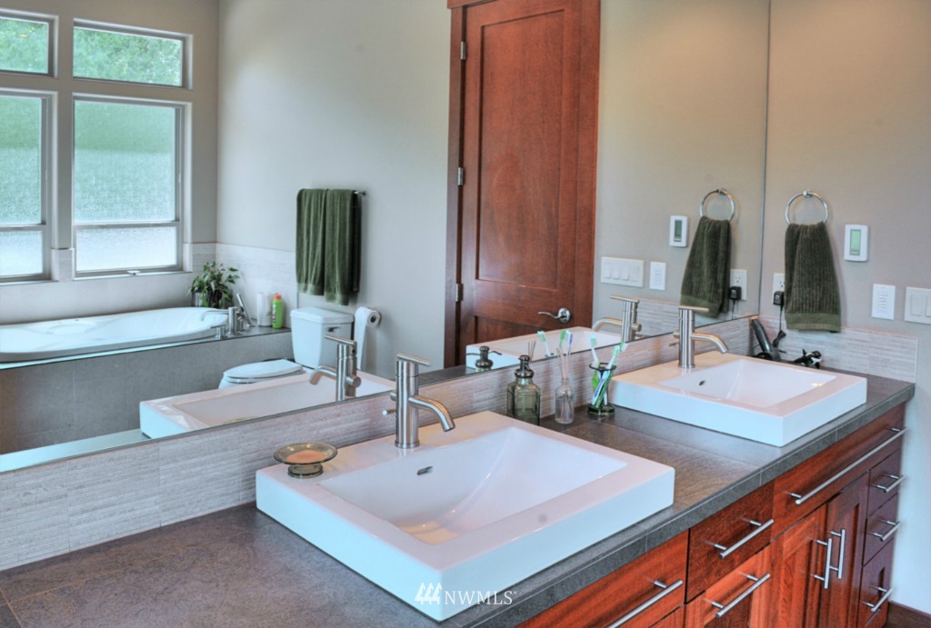 704 East Smith Road Bellingham, WA 98226 - Photo 18 of 25 Gallery Image 18