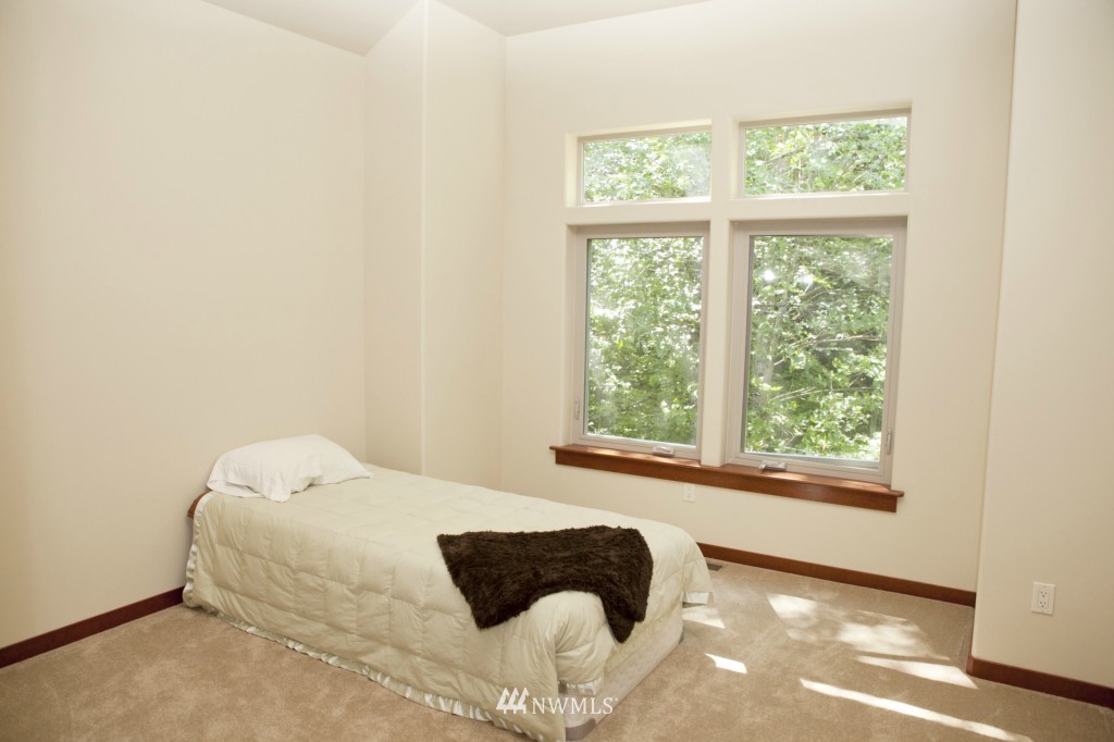 704 East Smith Road Bellingham, WA 98226 - Photo 22 of 25 Gallery Image 22