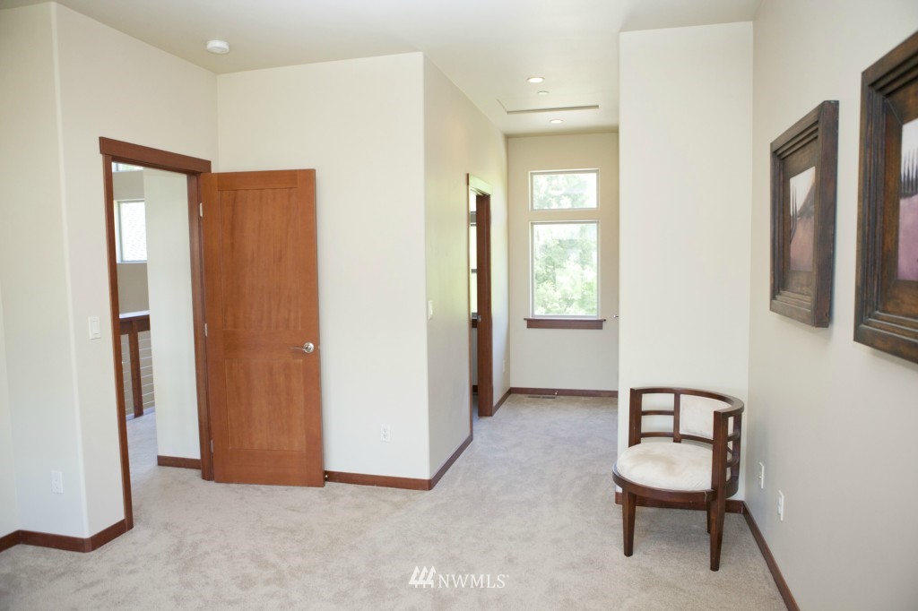 704 East Smith Road Bellingham, WA 98226 - Photo 23 of 25 Gallery Image 23