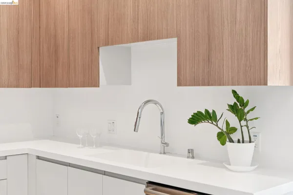 $510,000 | 2747 San Pablo Avenue, Unit 507, Berkeley, CA 94702