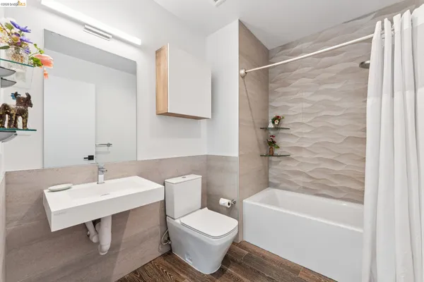 $510,000 | 2747 San Pablo Avenue, Unit 507, Berkeley, CA 94702