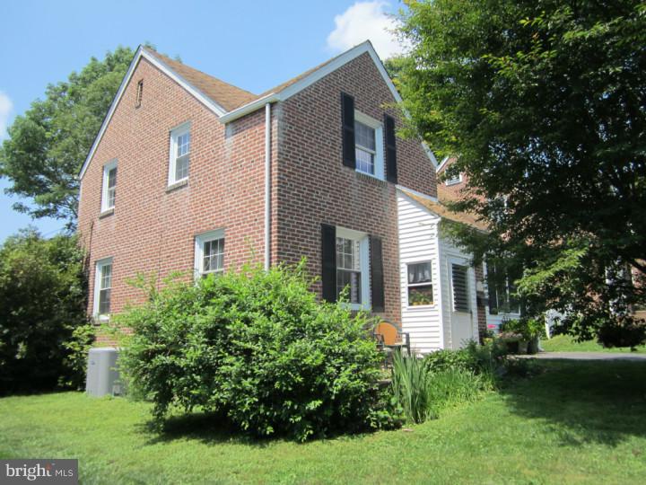 314 Edgemore Road Secane, PA 19018 - Photo 2 of 25 Exterior Side
