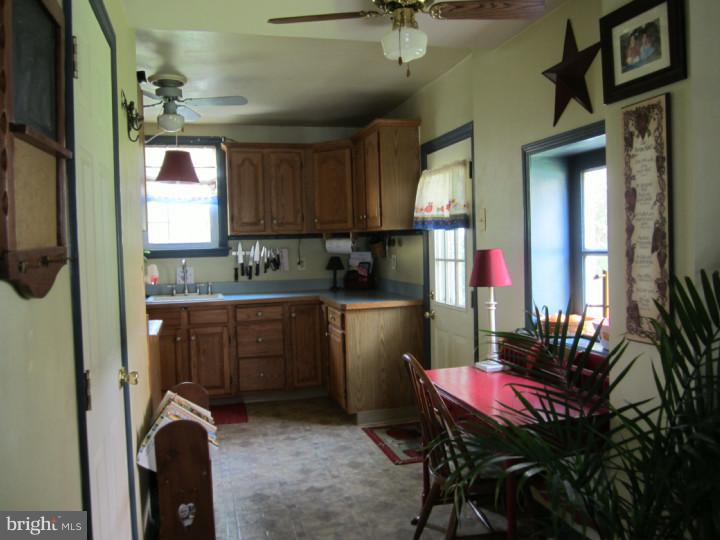 314 Edgemore Road Secane, PA 19018 - Photo 12 of 25 Kitchen