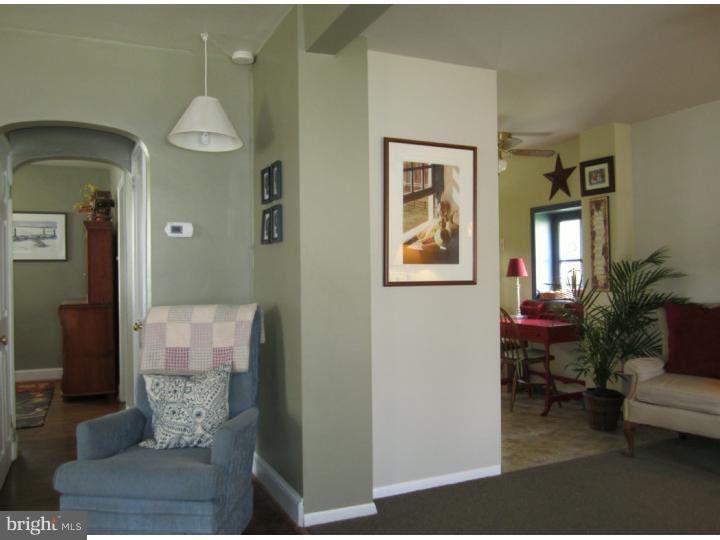 314 Edgemore Road Secane, PA 19018 - Photo 4 of 25