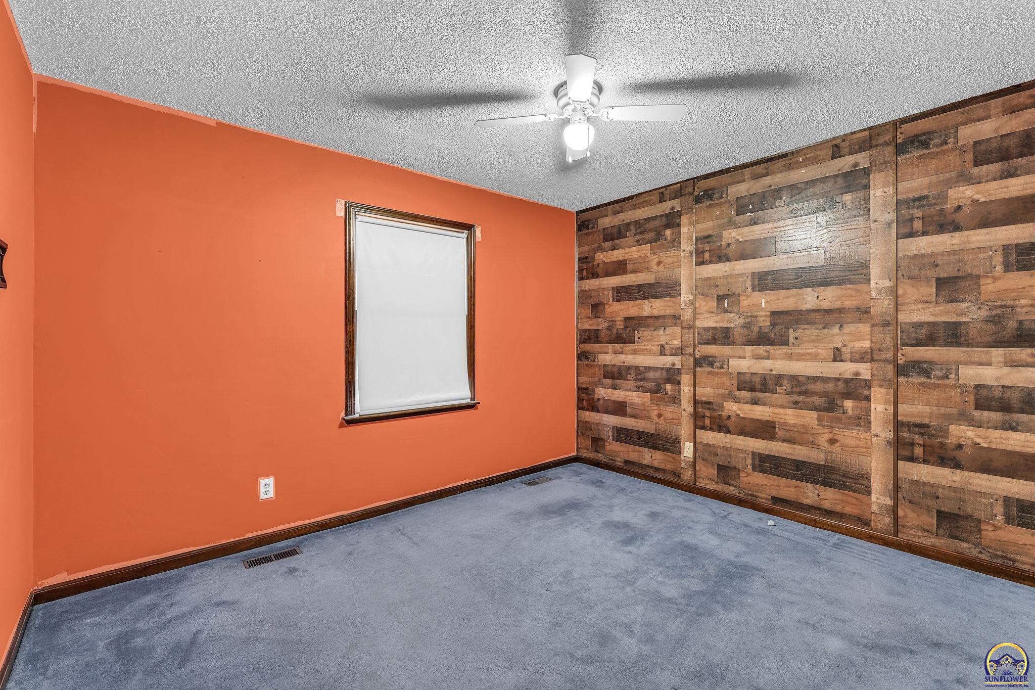 5328 Northwest Green Hills Road Topeka, KS 66618 - Photo 19 of 34