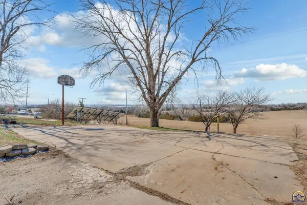 $179,000 | 5328 Northwest Green Hills Road, Topeka, KS 66618