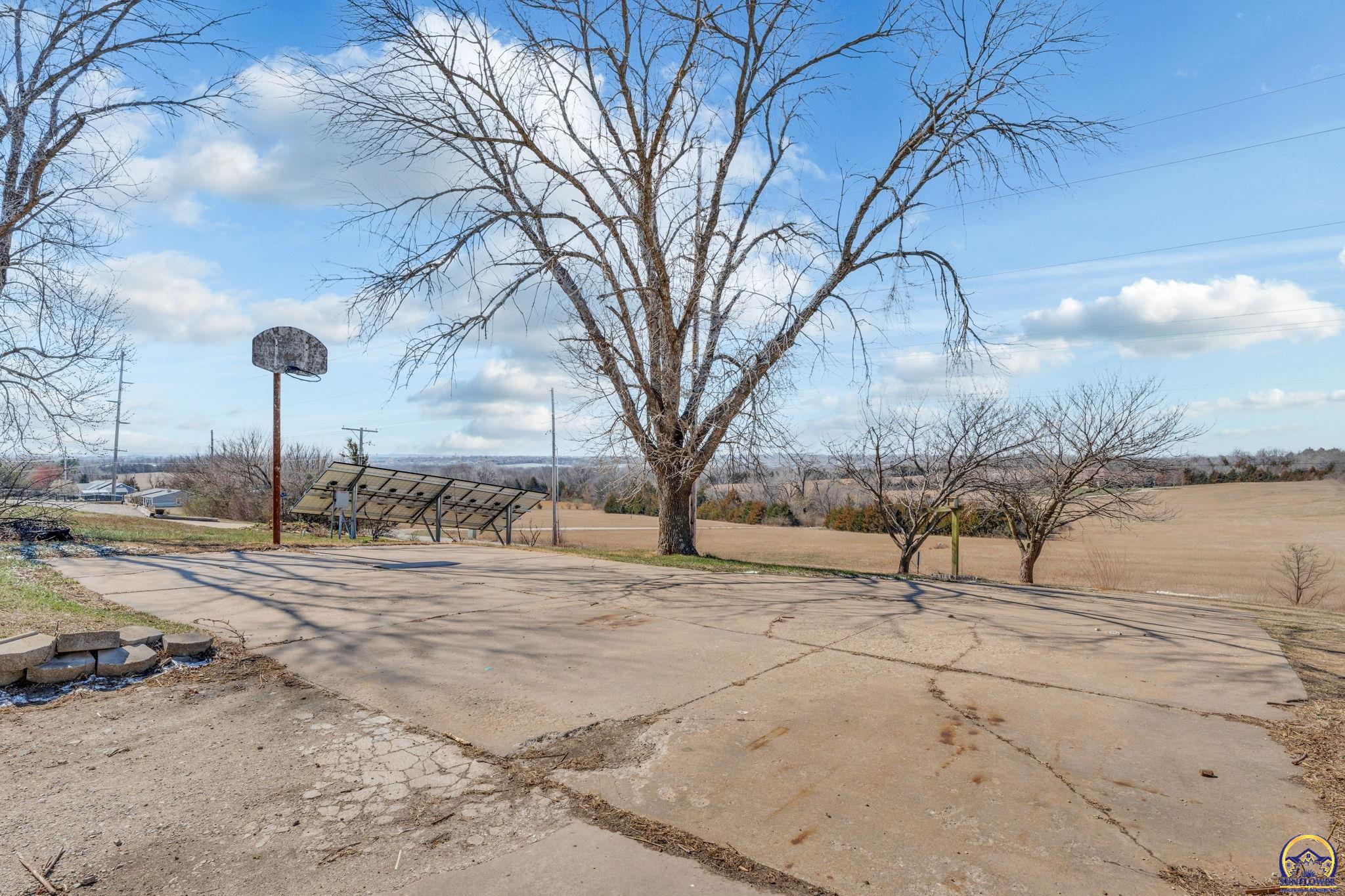 5328 Northwest Green Hills Road Topeka, KS 66618 - Photo 33 of 34