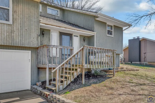 $179,000 | 5328 Northwest Green Hills Road, Topeka, KS 66618