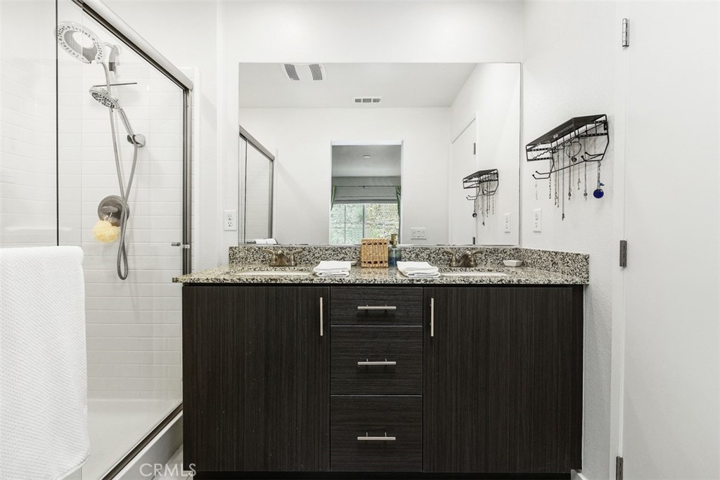 35111 Rangpur Lane Fallbrook, CA 92028 - Photo 32 of 40 Primary bathroom